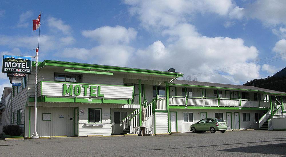 Bulkley Valley Motel New Hazelton Exteriör bild