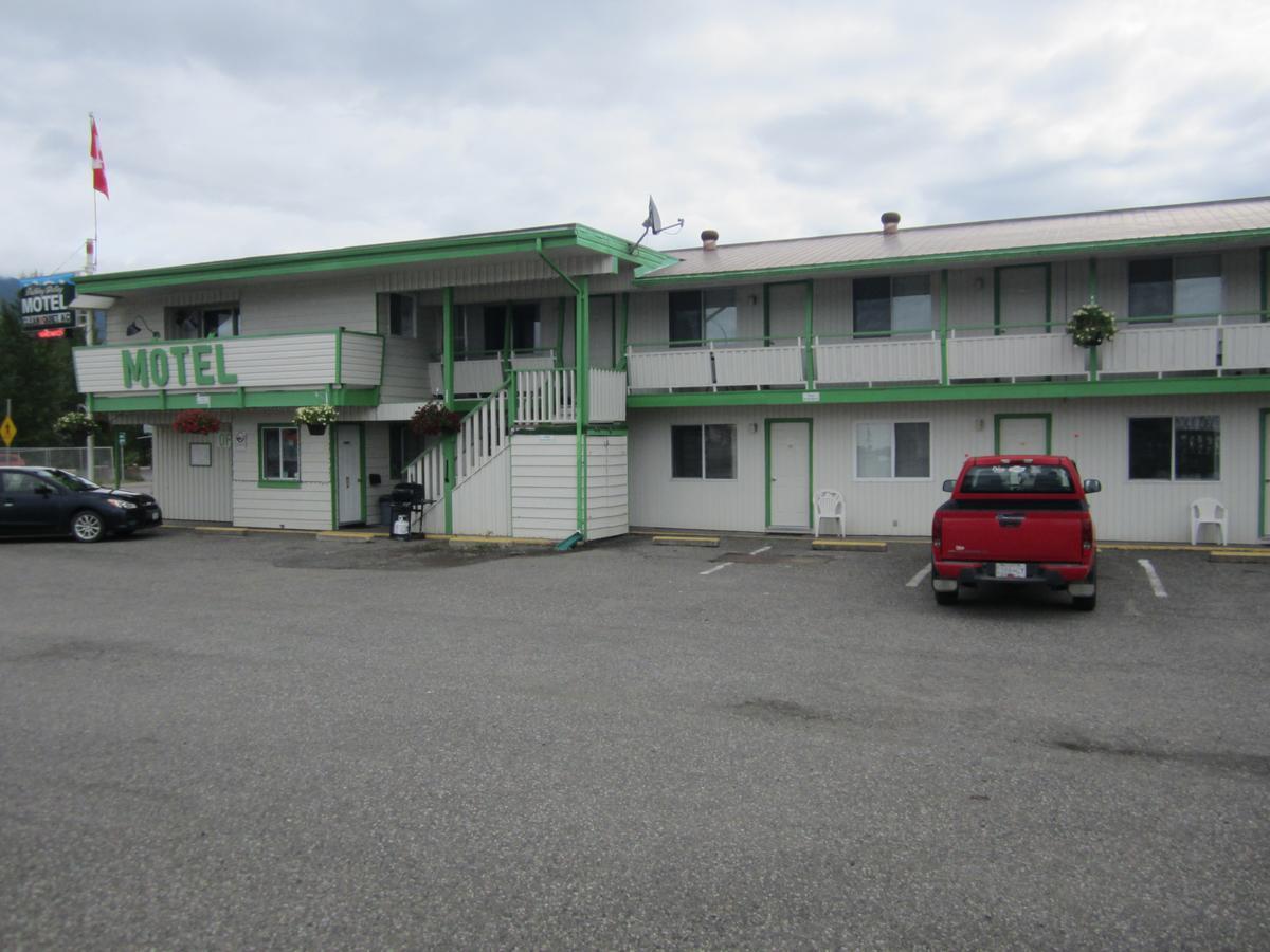 Bulkley Valley Motel New Hazelton Exteriör bild