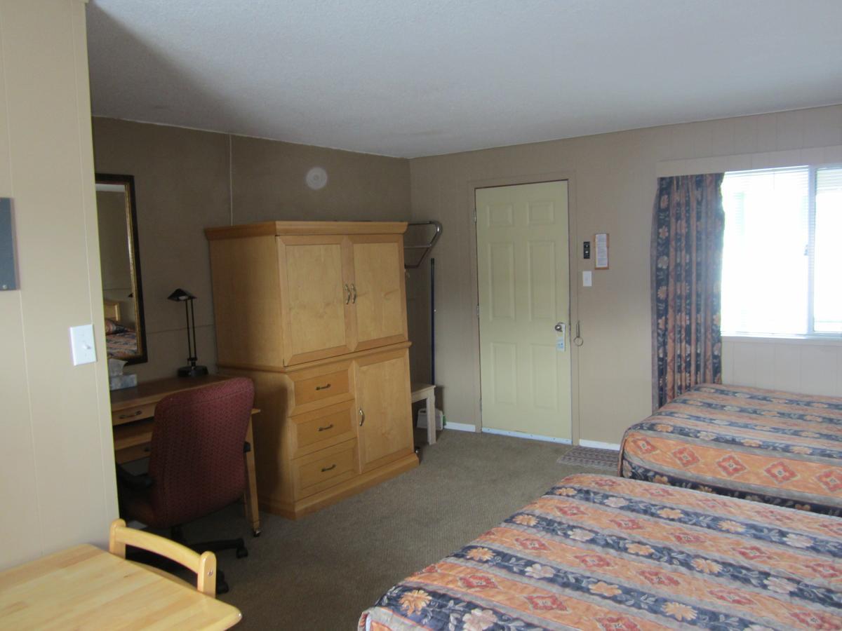 Bulkley Valley Motel New Hazelton Exteriör bild