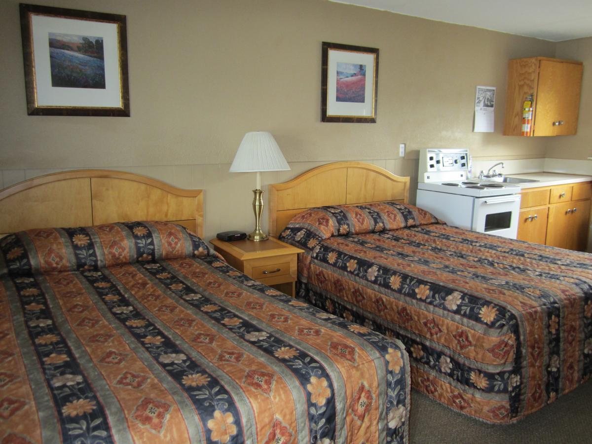 Bulkley Valley Motel New Hazelton Exteriör bild