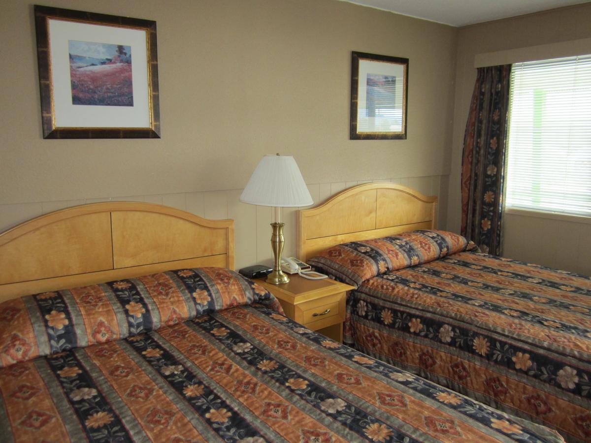 Bulkley Valley Motel New Hazelton Exteriör bild